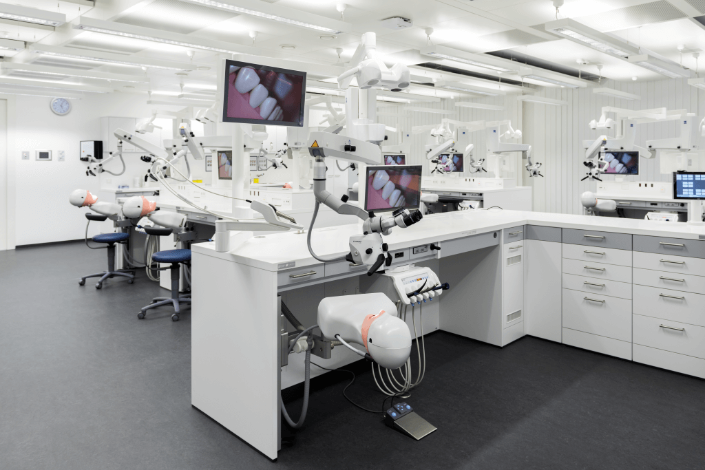 Dentsply Sirona Bensheim Dental Master Station